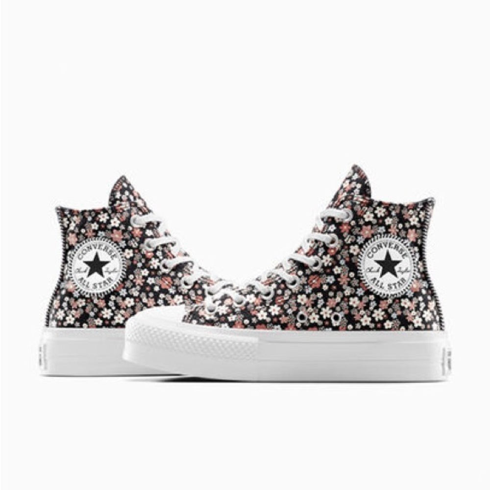 Chuck Taylor All Star Lift Platform Petite Petals NWOB - Picture 3 of 8